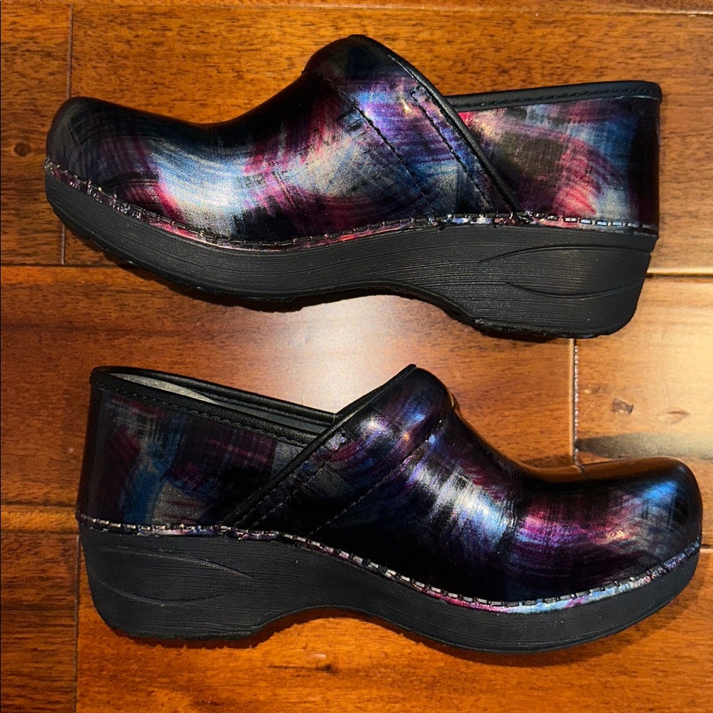 Dansko XP 2.0 Color Sweep Patent Clogs Size 36 
( US 6-6.5) - Picture 2 of 8